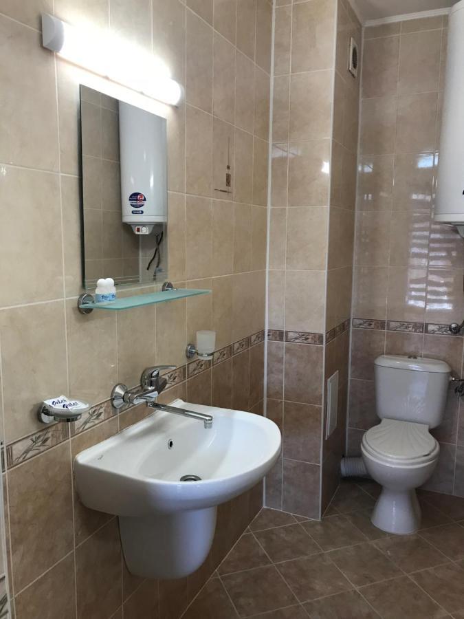 Red House Guest House 네세부르 외부 사진