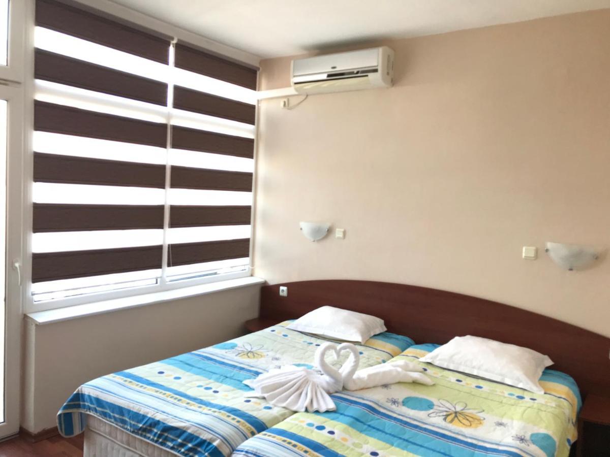 Red House Guest House 네세부르 외부 사진