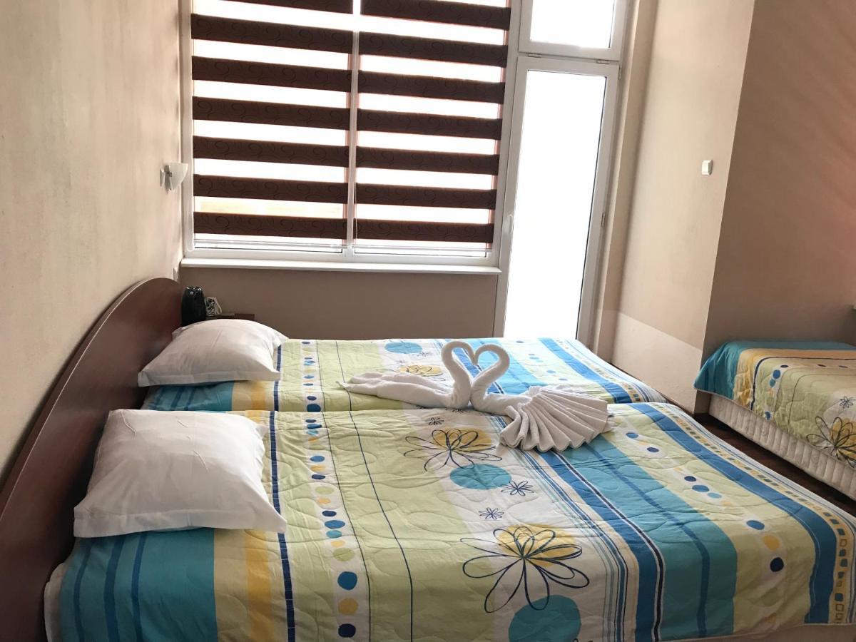 Red House Guest House 네세부르 외부 사진