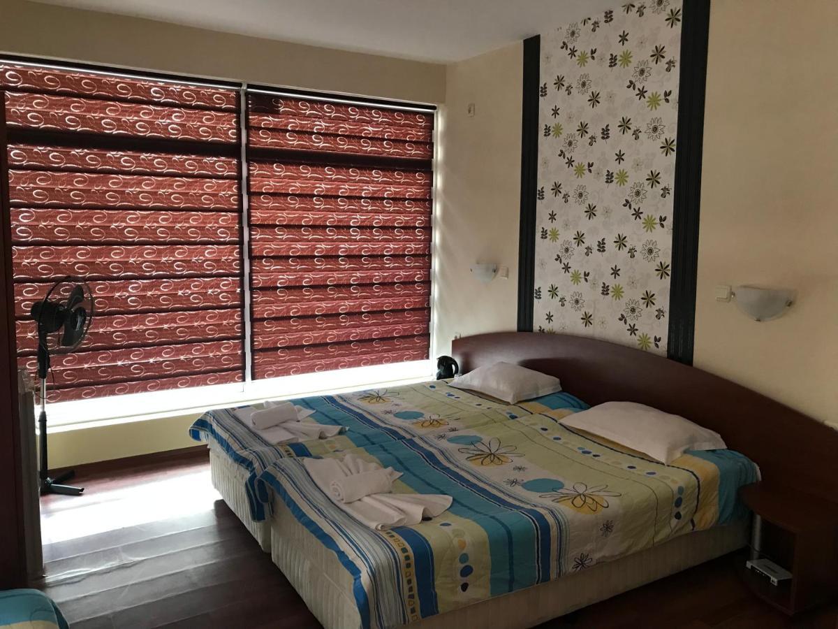 Red House Guest House 네세부르 외부 사진