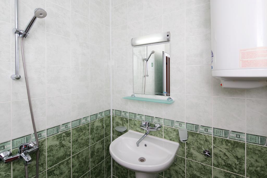 Red House Guest House 네세부르 외부 사진