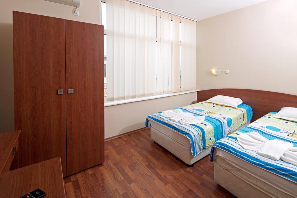 Red House Guest House 네세부르 외부 사진