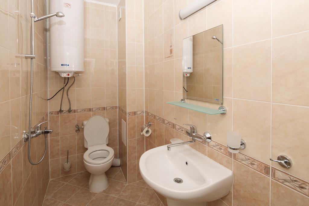 Red House Guest House 네세부르 외부 사진