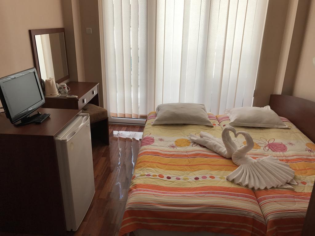 Red House Guest House 네세부르 외부 사진